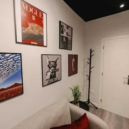 公寓 The Gallery Flat In The Core Of 地拉那
