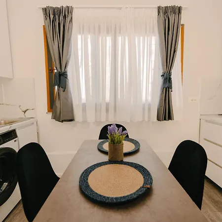 The Gallery Flat In The Core Of Apartment
