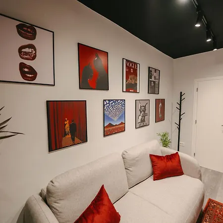 公寓 The Gallery Flat In The Core Of 地拉那