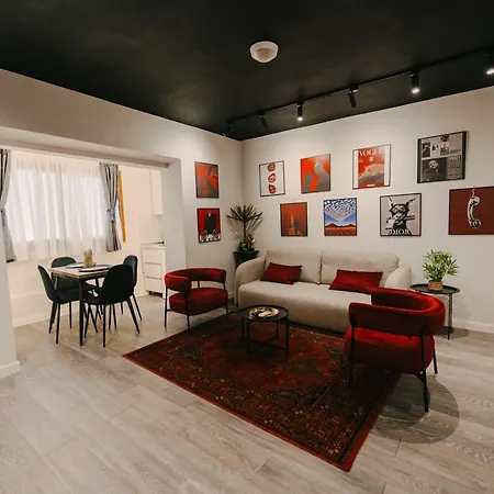 The Gallery Flat In The Core Of Apartment