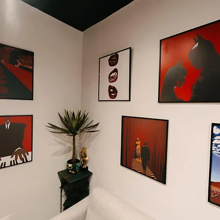 The Gallery Flat In The Core Of * 地拉那